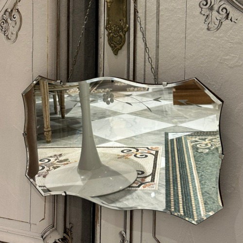 Antique Point Flower Hanging Mirror