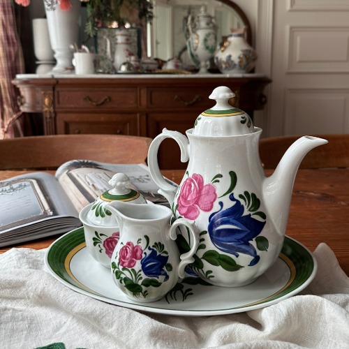 Basil Green Flower Teatime Set